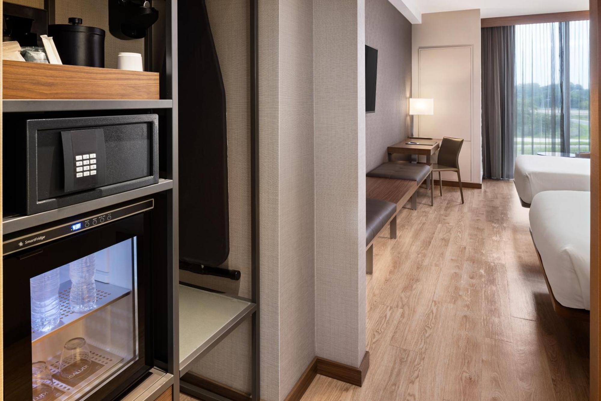 Ac By Marriott Minneapolis West End Hotel Saint Louis Park
