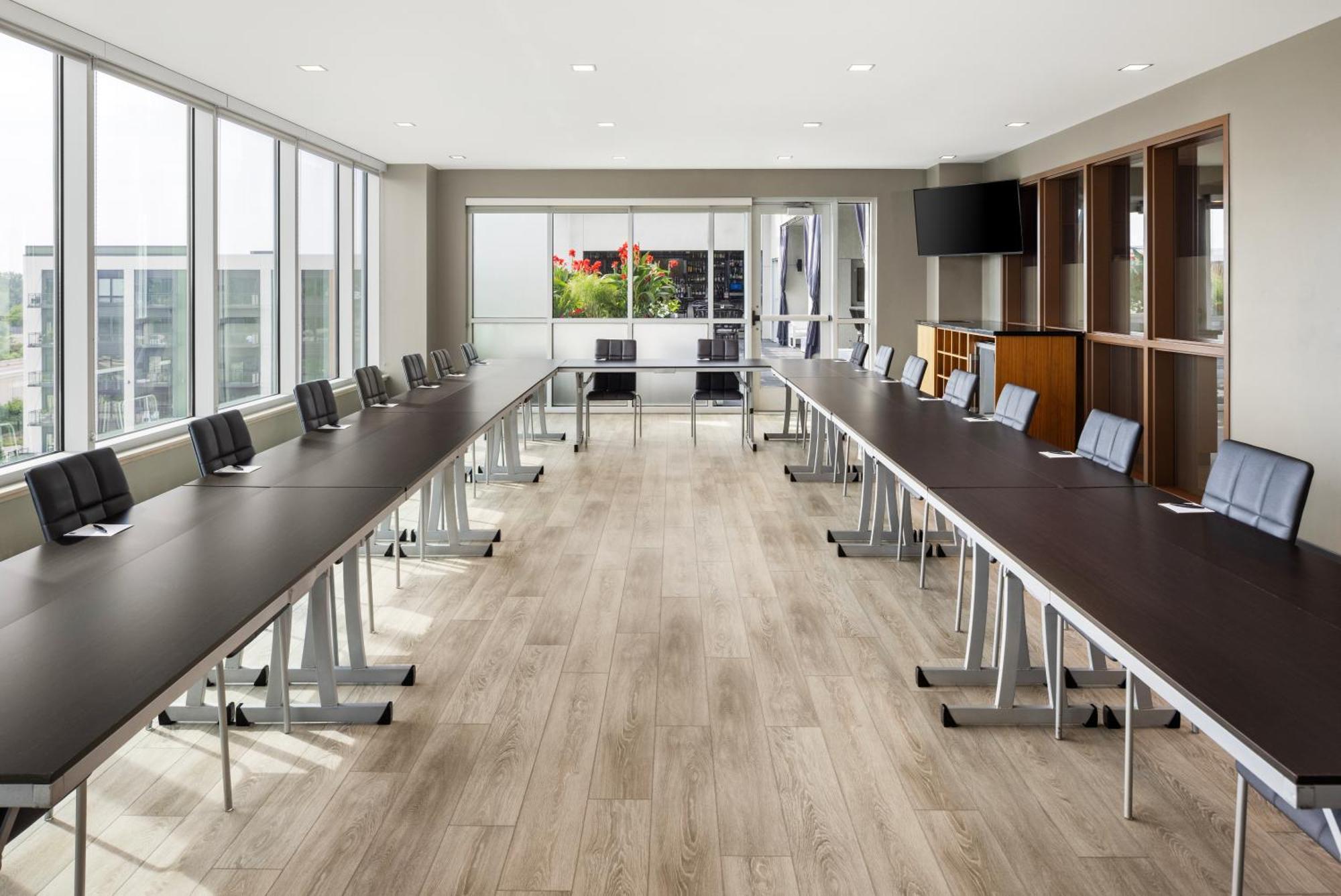 Hotel Ac By Marriott Minneapolis West End 3*